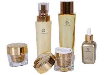 رابطه طراحی درب و تجربه کاربری در بسته‌بندی آرایشی